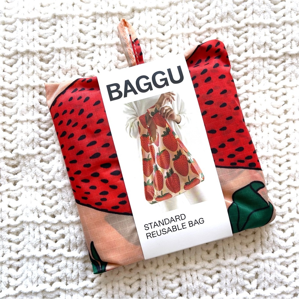 BAGGU Standard Strawberry Bag (NWT)